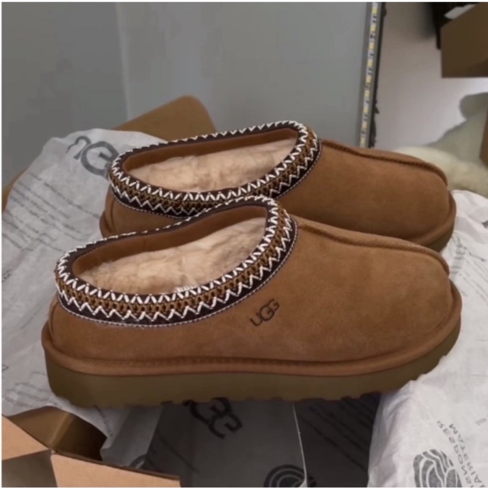 UGG Women’s Tasman Slipper Chestnut